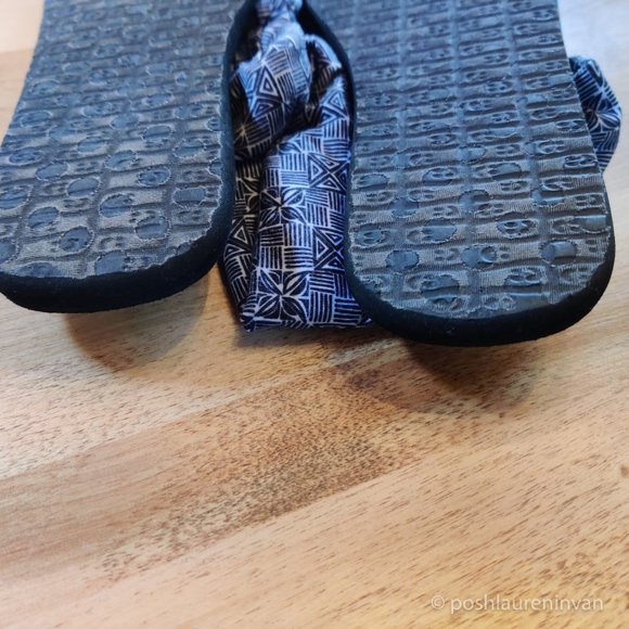 Sanuk Yoga Sling 2 Sandals – Blue / White Pattern – US 9 - Picture 6 of 8